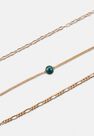 Missguided - Gold Look Green Stone Mix Chain Bracelet 3 Pack Missguided - Gold Look Green Stone Mix Chain Bracelet 3 Pack