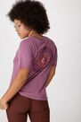 Urban Outfitters - Pink UO Zodiac Chart Boyfriend T-Shirt Urban Outfitters - Pink UO Zodiac Chart Boyfriend T-Shirt