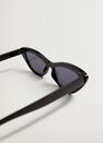 Mango - Black Cat-Eye Sunglasses Mango - Black Cat-Eye Sunglasses