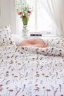 Urban Outfitters - Assorted Pressed Flowers Duvet Cover Set Urban Outfitters - Assorted Pressed Flowers Duvet Cover Set