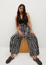 Mango - black Printed culotte trousers Mango - black Printed culotte trousers