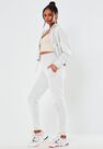 Missguided - White Cropped Hoodie And Joggers Co Ord Set Missguided - White Cropped Hoodie And Joggers Co Ord Set